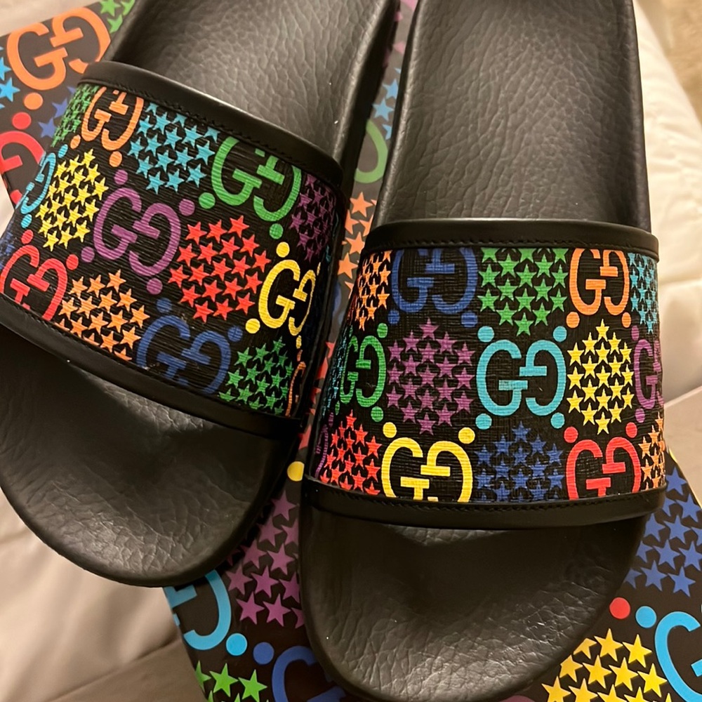 Slides colored Gucci